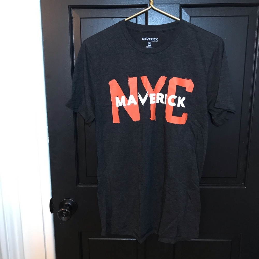 NWT LOGAN PAUL MAVERICK TEE